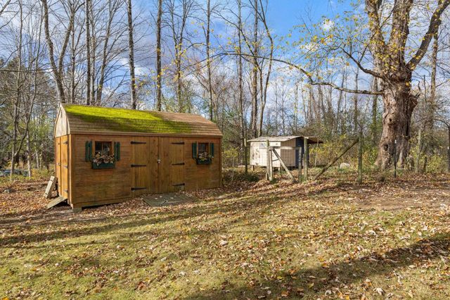 68 Exeter Road, Kingston, NH 03848