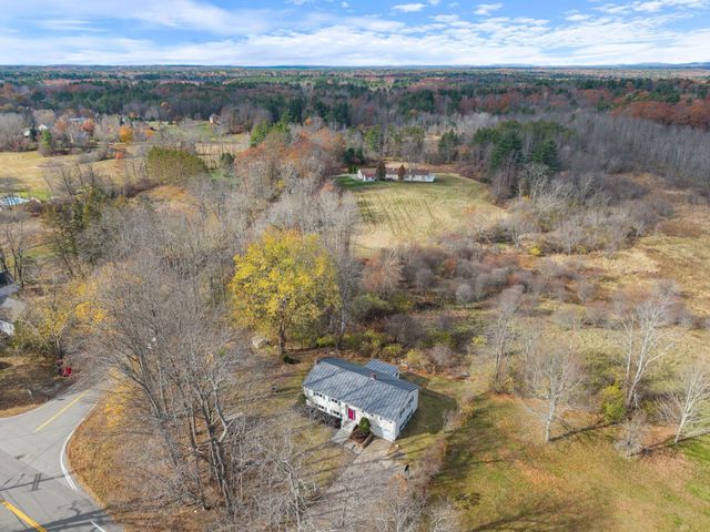 68 Exeter Road, Kingston, NH 03848