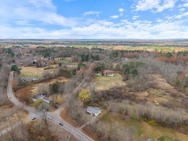 68 Exeter Road, Kingston, NH 03848