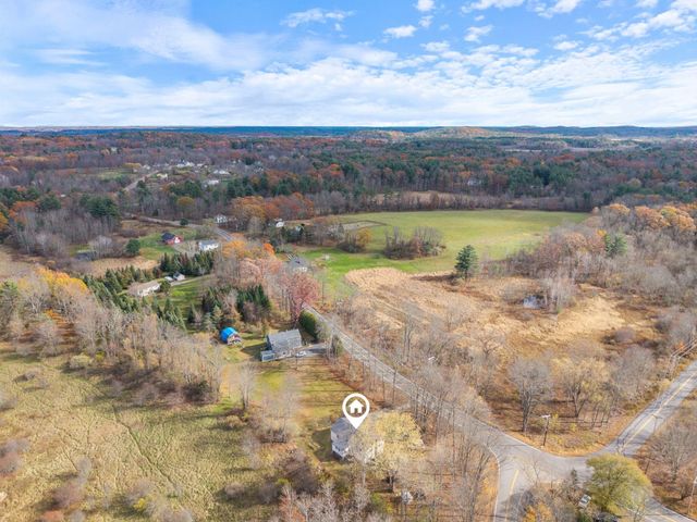 68 Exeter Road, Kingston, NH 03848