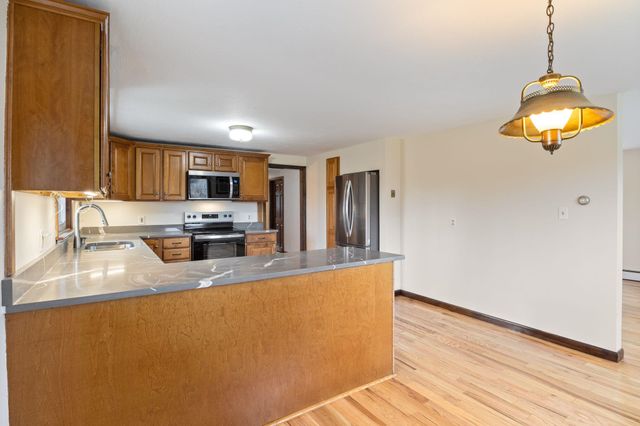 68 Exeter Road, Kingston, NH 03848