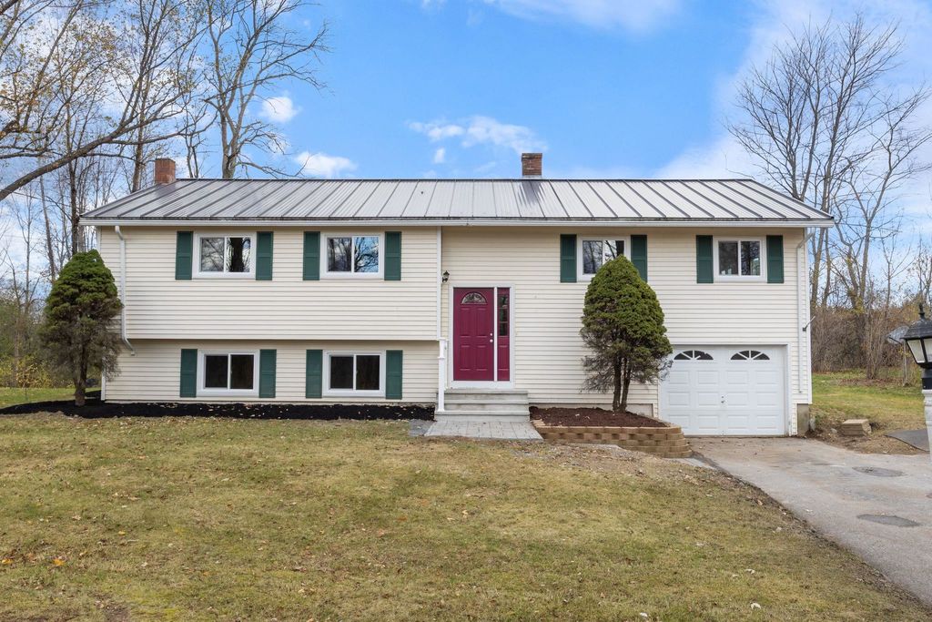 68 Exeter Road, Kingston, NH 03848