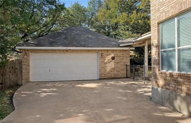 2450 Arbor DR, Round Rock, TX 78681