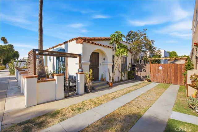 906 Termino, Long Beach, CA 90804