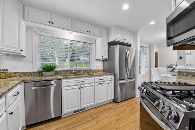3416 Robinwood Spur, Minnetonka, MN 55305