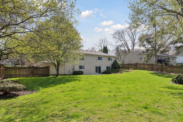 3416 Robinwood Spur, Minnetonka, MN 55305