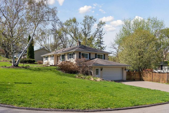 3416 Robinwood Spur, Minnetonka, MN 55305