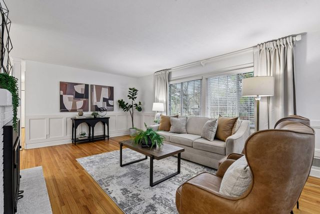 3416 Robinwood Spur, Minnetonka, MN 55305