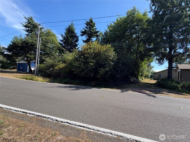 991 Mount Olympus Avenue SE, Ocean Shores, WA 98569