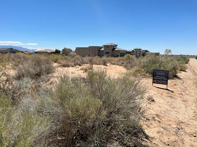 420 5th Street NE, Rio Rancho, NM 87124
