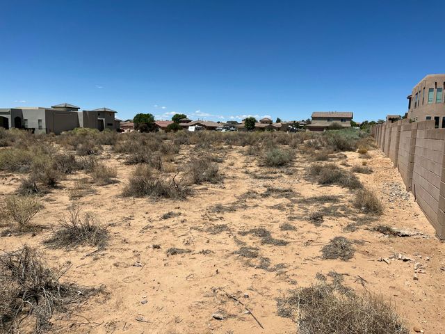 420 5th Street NE, Rio Rancho, NM 87124