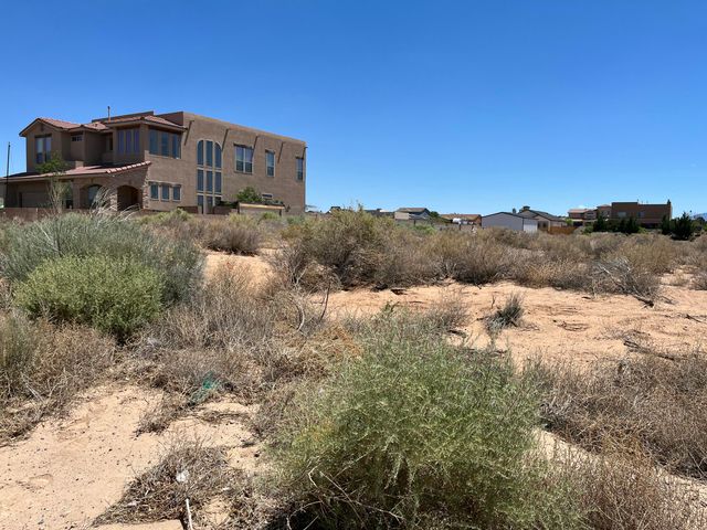 420 5th Street NE, Rio Rancho, NM 87124