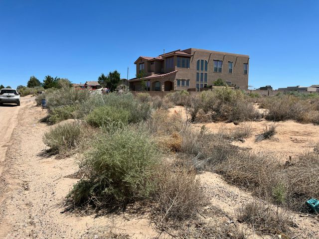 420 5th Street NE, Rio Rancho, NM 87124