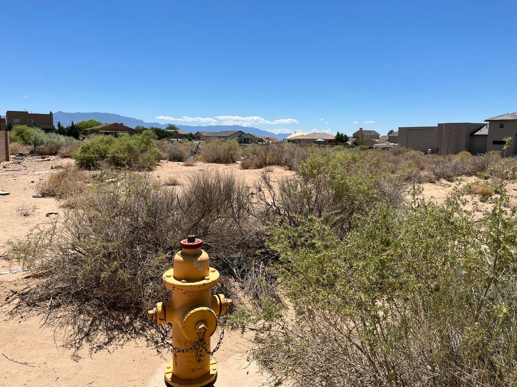 420 5th Street NE, Rio Rancho, NM 87124