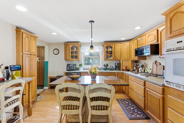 120 Whalepond Road, Oakhurst, NJ 07755