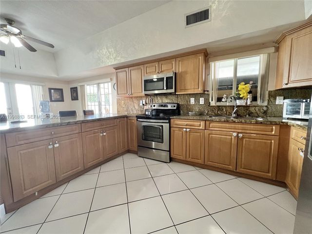 10140 SW 26th Ter, Miami, FL 33165