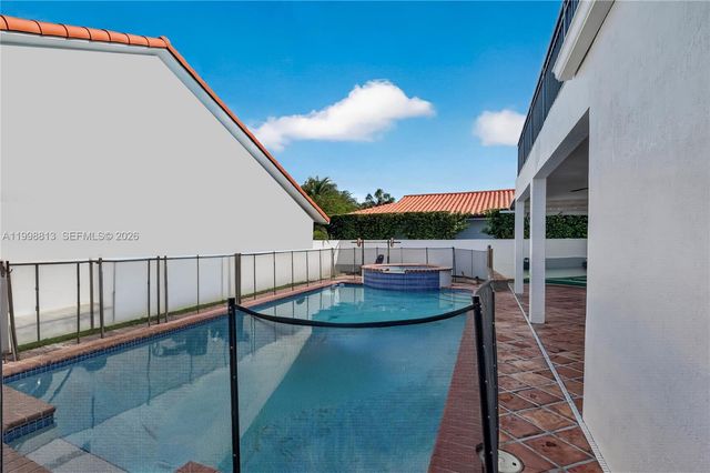 10140 SW 26th Ter, Miami, FL 33165