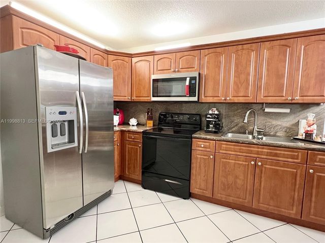 10140 SW 26th Ter, Miami, FL 33165