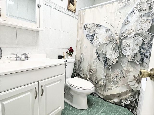 10140 SW 26th Ter, Miami, FL 33165