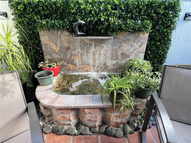 10140 SW 26th Ter, Miami, FL 33165