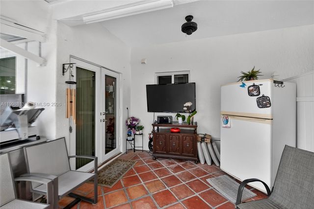 10140 SW 26th Ter, Miami, FL 33165