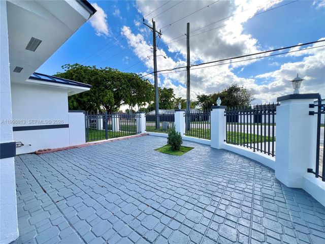 10140 SW 26th Ter, Miami, FL 33165