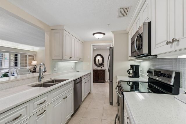 36750 US HIGHWAY 19 N 11205, Palm Harbor, FL 34684