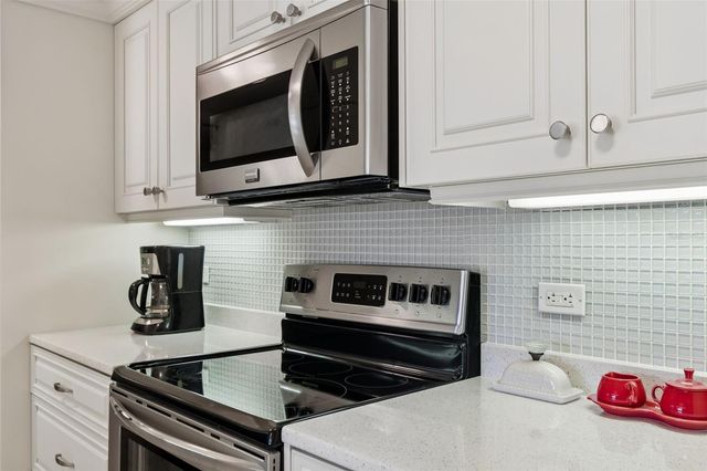 36750 US HIGHWAY 19 N 11205, Palm Harbor, FL 34684