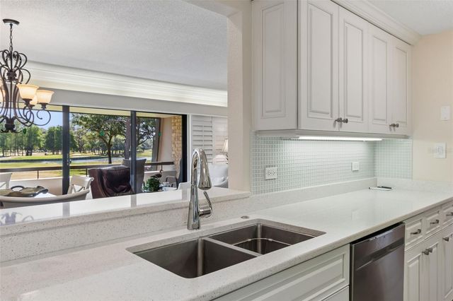 36750 US HIGHWAY 19 N 11205, Palm Harbor, FL 34684