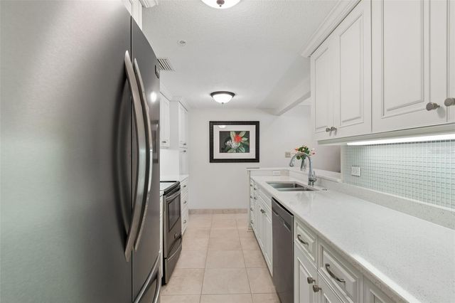 36750 US HIGHWAY 19 N 11205, Palm Harbor, FL 34684