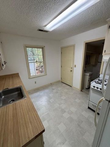 404 W Hampton Avenue, Sumter, SC 29150