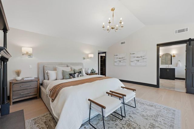 9815 Mira Del Rio Dr, Sacramento, CA 95827