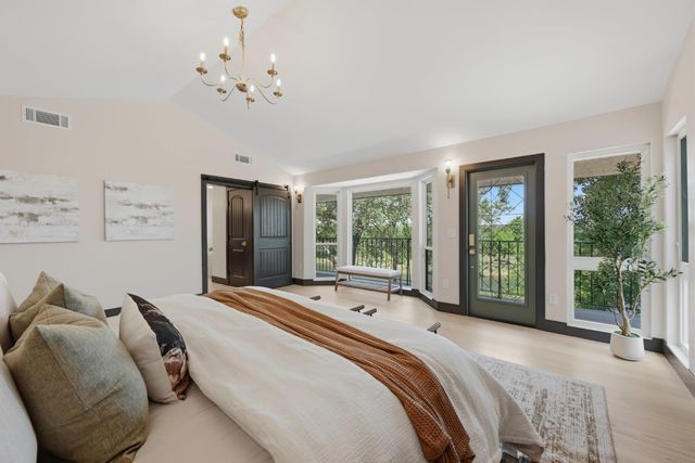 9815 Mira Del Rio Dr, Sacramento, CA 95827