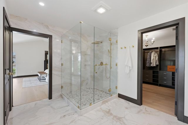 9815 Mira Del Rio Dr, Sacramento, CA 95827
