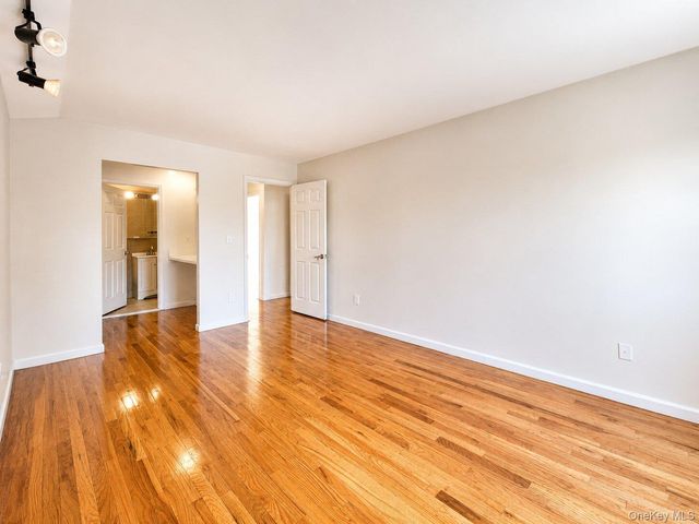 93-03 91 Avenue, Woodhaven, NY 11421