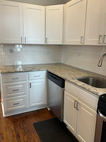 2840 W Addison Street 3S, Chicago, IL 60618