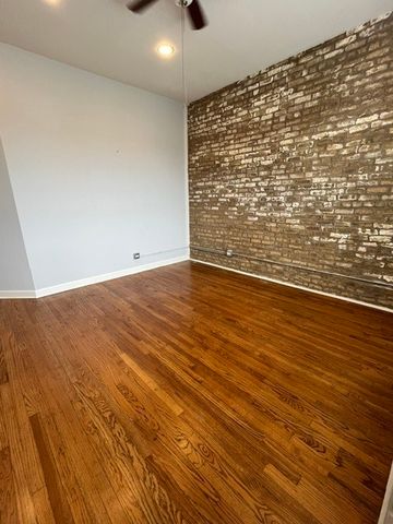2840 W Addison Street 3S, Chicago, IL 60618