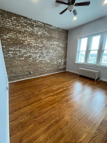 2840 W Addison Street 3S, Chicago, IL 60618