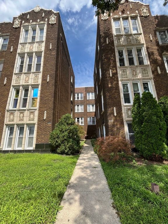 2840 W Addison Street 3S, Chicago, IL 60618