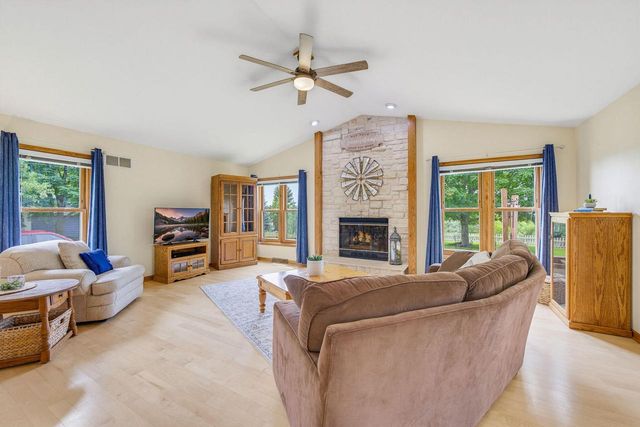 W148N10759 Crabtree LANE, Germantown, WI 53022