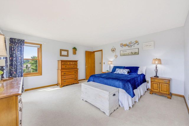 W148N10759 Crabtree LANE, Germantown, WI 53022