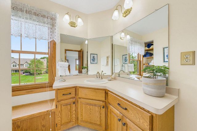 W148N10759 Crabtree LANE, Germantown, WI 53022