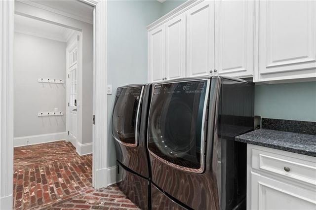 4992 Rebel Trail, Atlanta, GA 30327