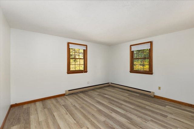 18 Royal Range Road, Sandown, NH 03873