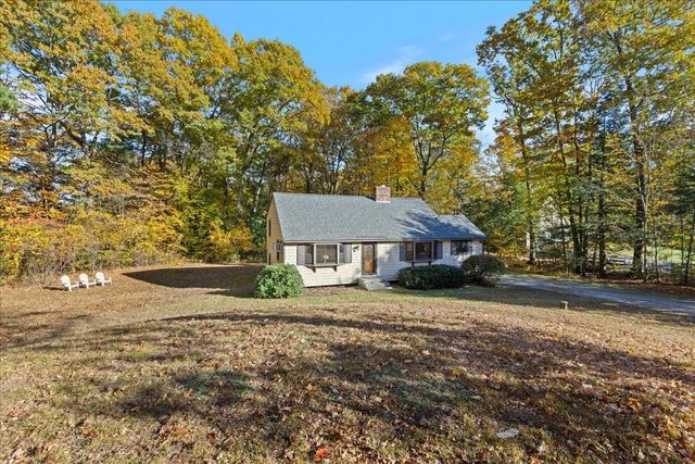 18 Royal Range Road, Sandown, NH 03873
