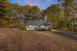 18 Royal Range Road, Sandown, NH 03873