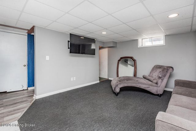 8309 Aspen Ave, Louisville, KY 40258