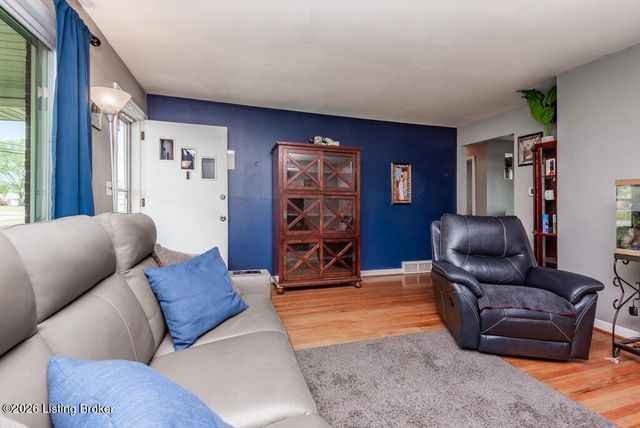 8309 Aspen Ave, Louisville, KY 40258