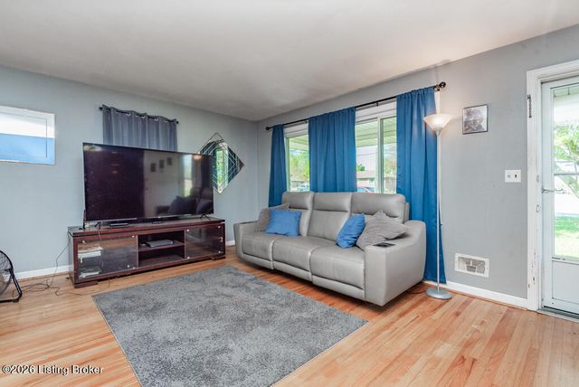 8309 Aspen Ave, Louisville, KY 40258