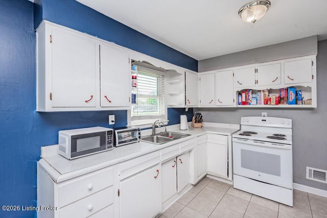 8309 Aspen Ave, Louisville, KY 40258